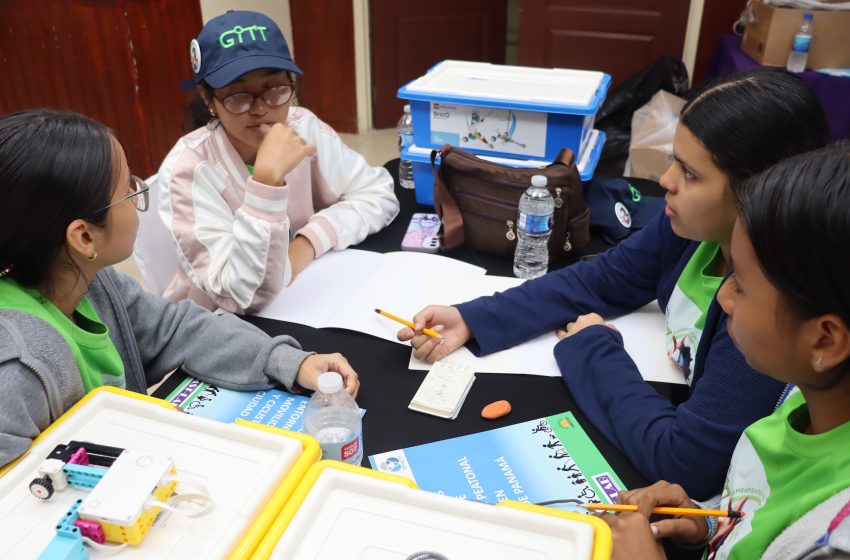  Jóvenes aprenden sobre transporte sostenible y educación vial en campamento científico y tecnológico de la UTP