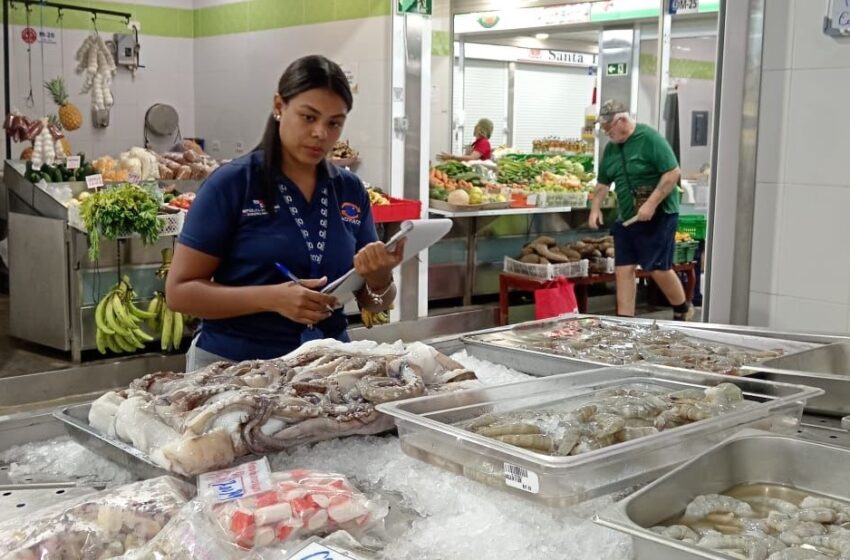  Verifican balanzas y precios a la vista en los centros de expendios de pescado y mariscos