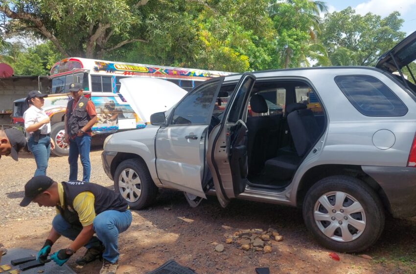 Encuentran armas, proveedores y municiones en un vehículo abandonado en La Chorrera