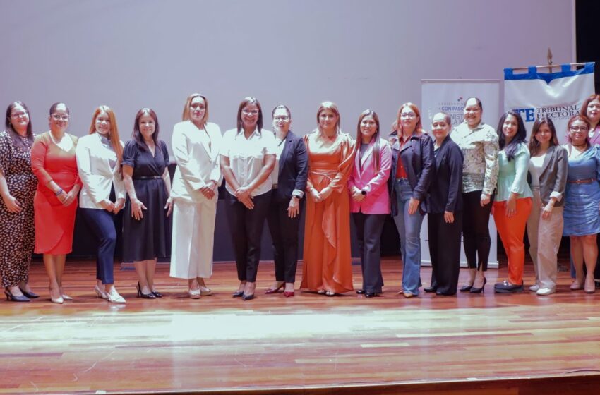 Con estudiantes universitarios como invitados, se realizó el Conversatorio Género y Profesión
