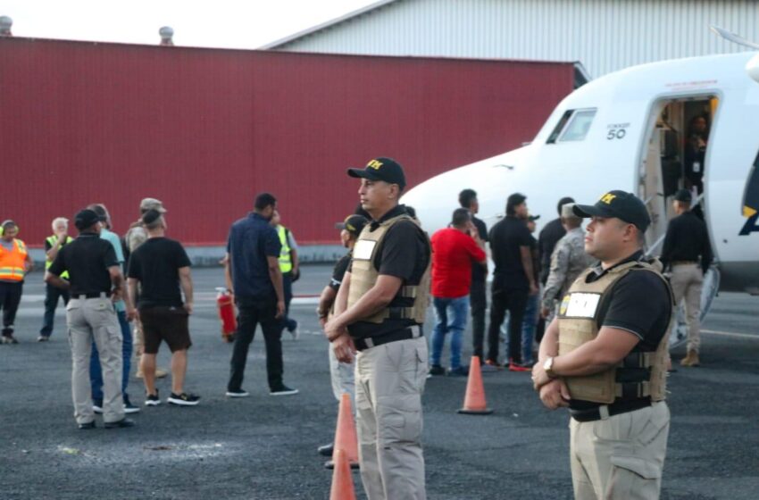 Panamá y EE.UU. repatrian a 40 extranjeros con estatus migratorio irregular