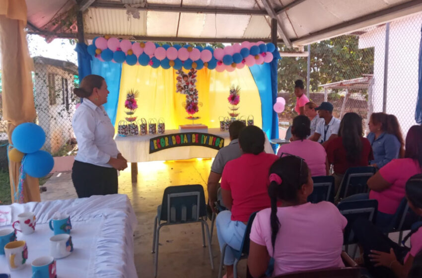 Privadas de libertad de Llano Marín se gradúan como decoradoras de eventos