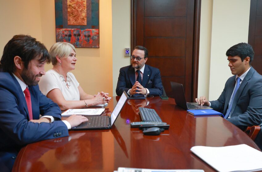 Ministro Moltó expone prioridades del gobierno ante la OCDE y acuerda cooperación en áreas clave de desarrollo