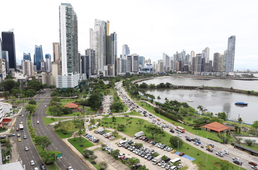 Panamá mejora su posición en el índice de complejidad empresarial y se posiciona como hub regional de inversión