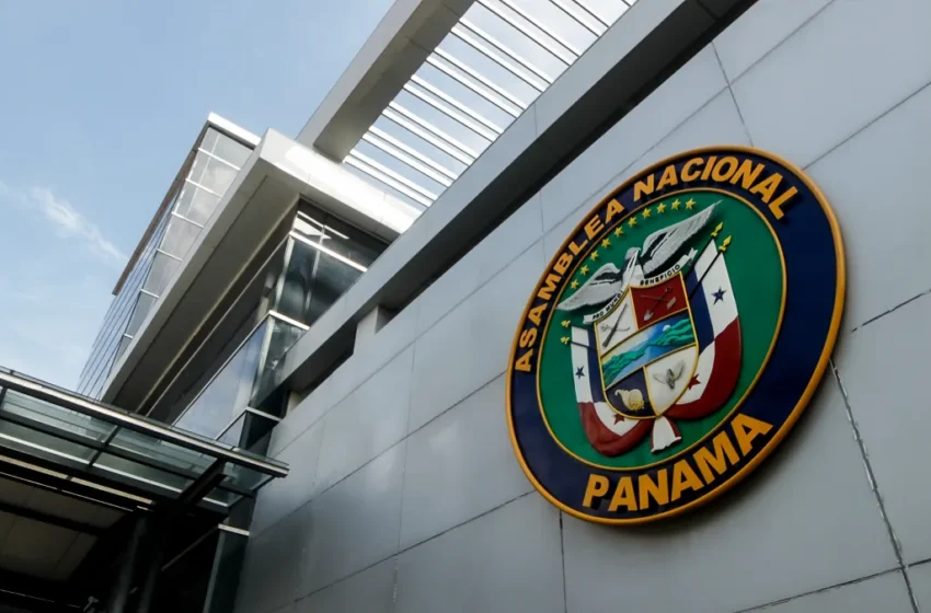 Presidente Mulino firma decreto para ampliar sesiones y revisar la ley de intereses preferenciales