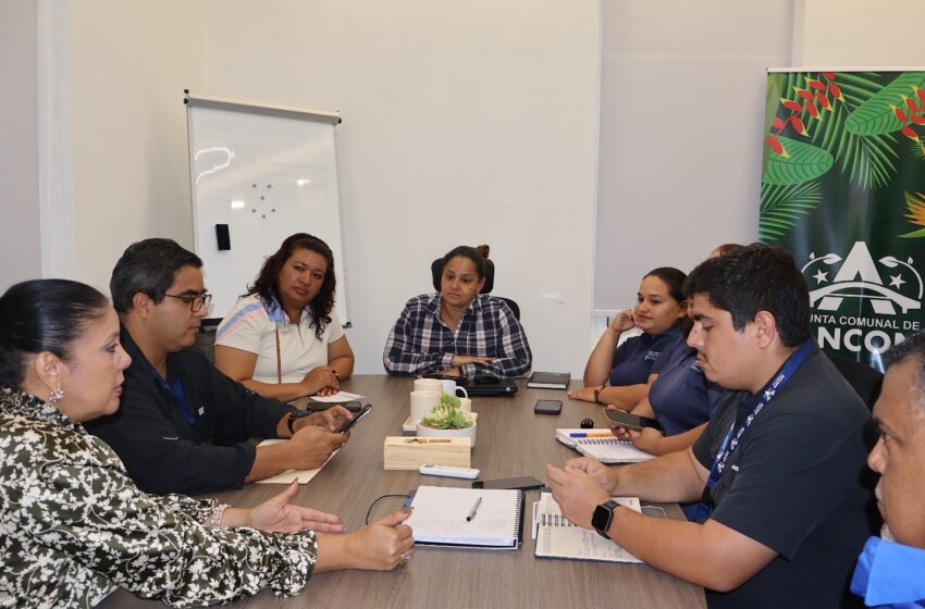 Autoridades coordinan acciones para trabajos de rehabilitación de vía y distribución de agua en Kuna Nega