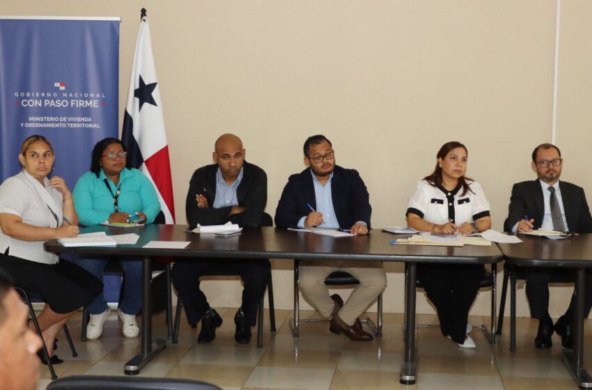 Avanza mesa del diálogo que busca legalización de comunidades informales