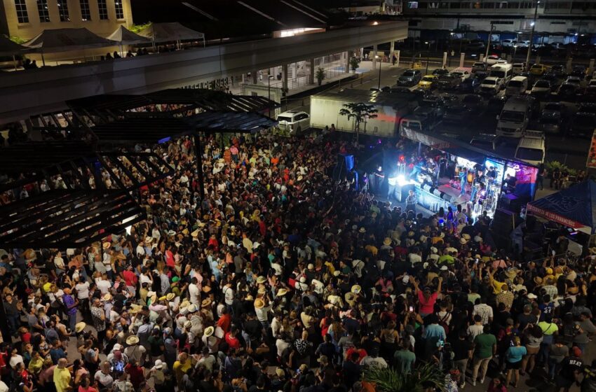  Más de 130 mil personas disfrutaron del Casco Peatonal, generando un impacto económico superior a 1.3 millones de dólares