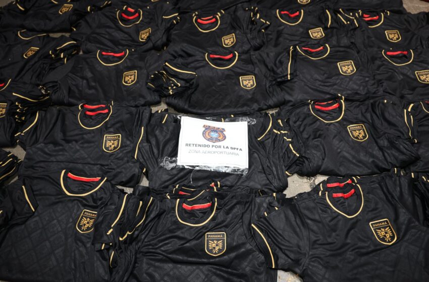Aduanas da con nuevo hallazgo de presunta falsificación de camisetas de la selección