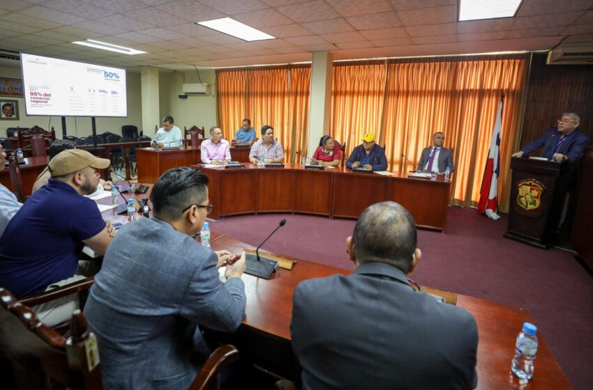  Autoridades chorreranas conocen detalles de la ruta del ferrocarril