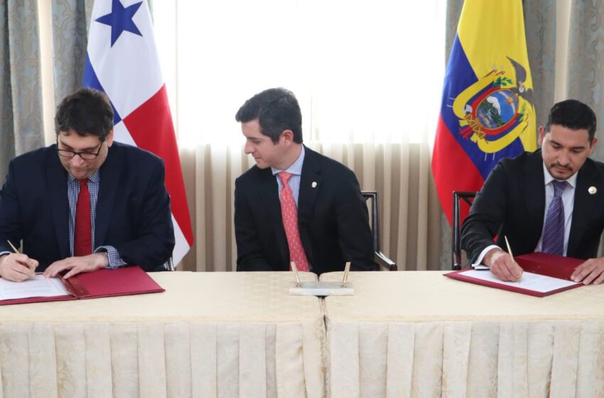 Panamá firman acuerdo para el intercambio de información tributaria con Ecuador