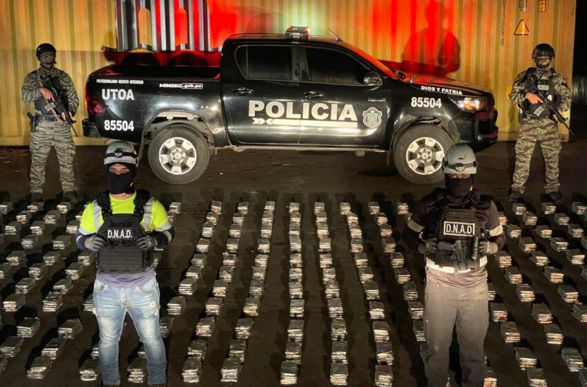  Incautan más de mil paquetes con presunta droga en un puerto del Pacífico