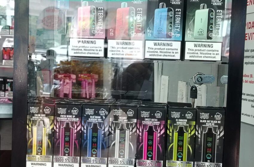 Región Metropolitana de Salud refuerza prohibición de vapeadores con operativos