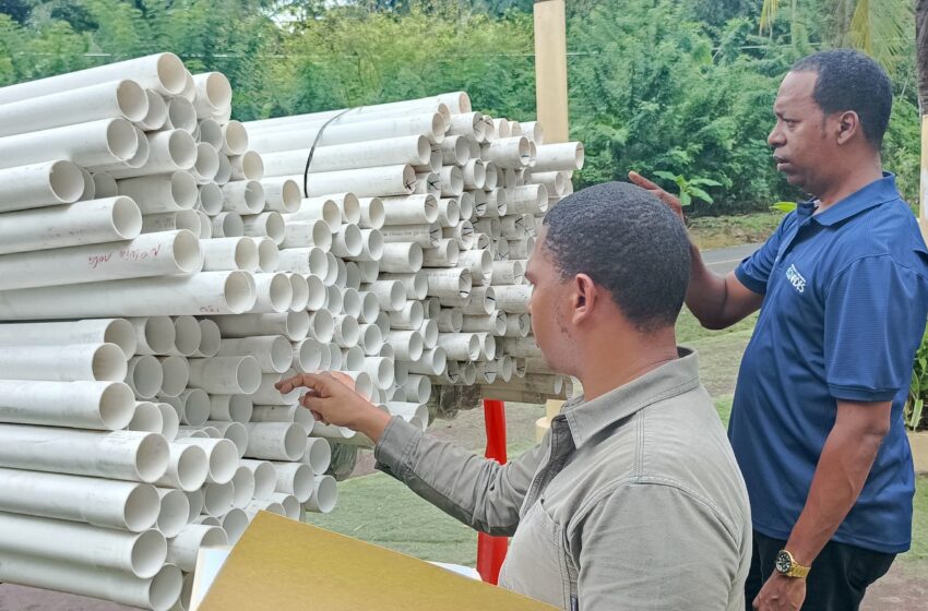 Entregan suministros para mejorar acueducto que beneficia a 350 familias en Juan Gallego, Colón
