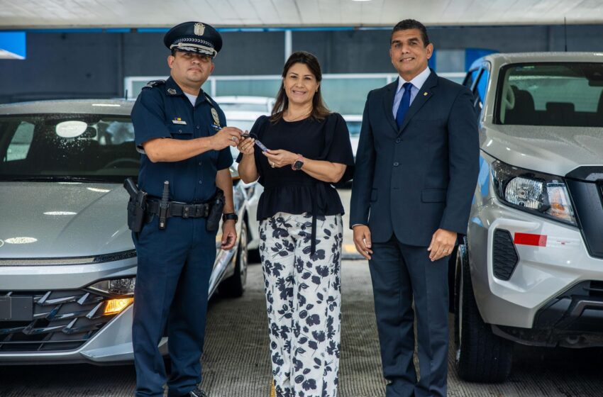 ATP fortalece seguridad turística con entrega de vehículos a la Policía Nacional