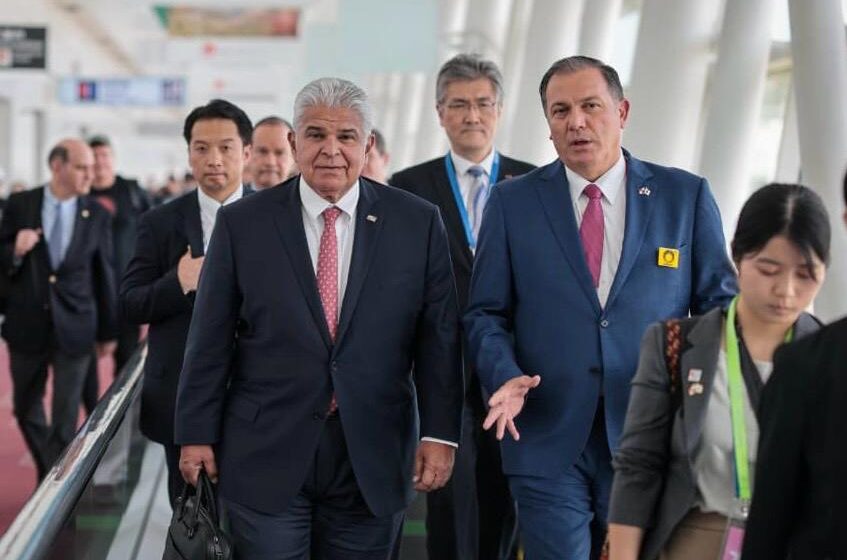  Presidente Mulino aterriza en Japón