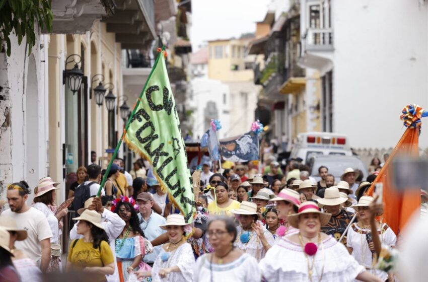  El Casco Peatonal vibró con un domingo lleno de cultura y tradición