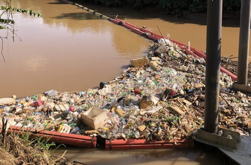  Barreras flotantes de Juan Díaz y Río Abajo retienen más de 29 mil desechos durante octubre