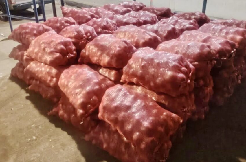  Cargamento de cebolla sin documentación es retenido por Aduanas en San Isidro