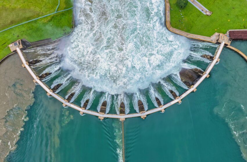  Canal de Panamá realiza prueba anual de compuertas en el vertedero de Gatún