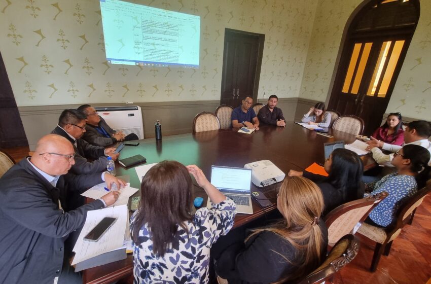  Inicia reunión previa para licitación del Centro Educativo Alto Playón en la Comarca Emberá Wounaan