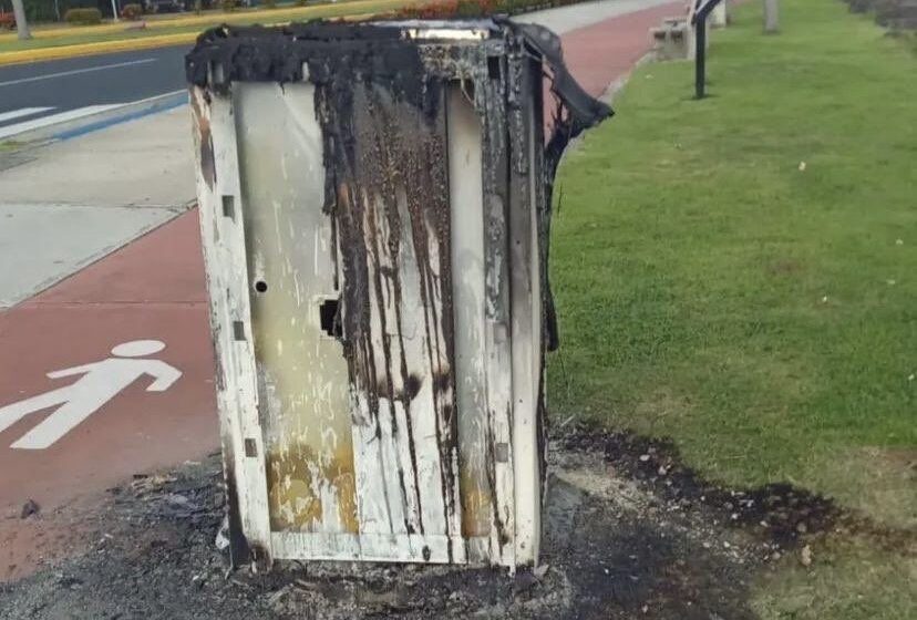  Alcalde Mizrachi denuncia vandalismo de basurero inteligente