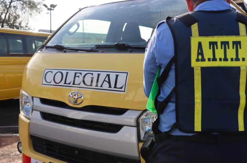  ATTT capacita a conductores e inspecciona buses colegiales