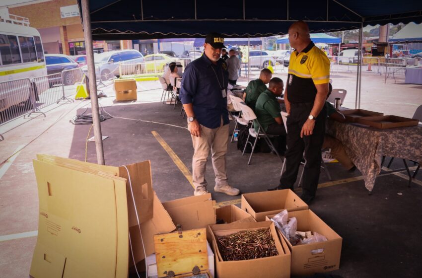  Programa Armas por Comida retiró de las calles más de 1,100 armas y 92 mil municiones durante 18 jornadas en 2025