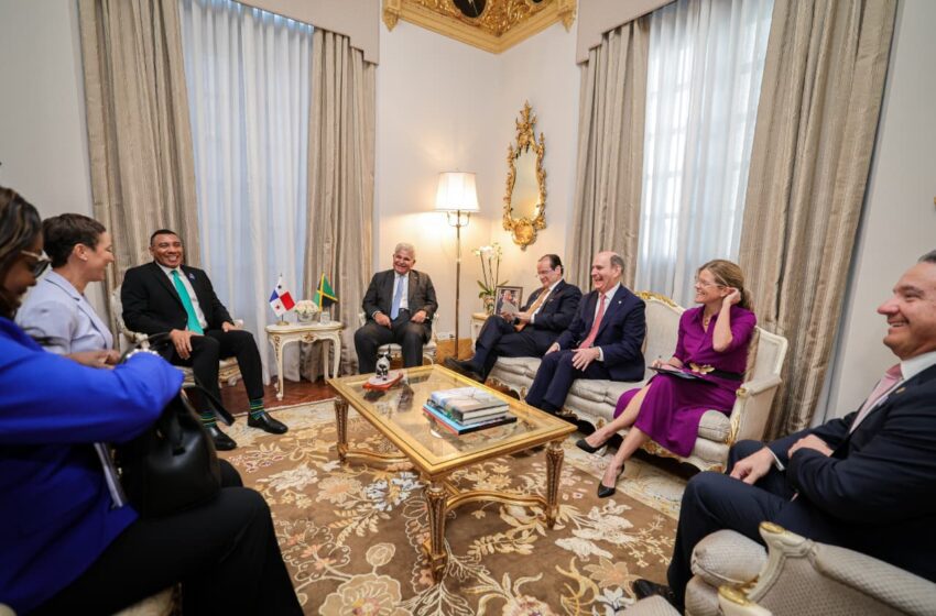  Panamá y Jamaica fortalecen cooperación en construcción, comercio e intercambio académico