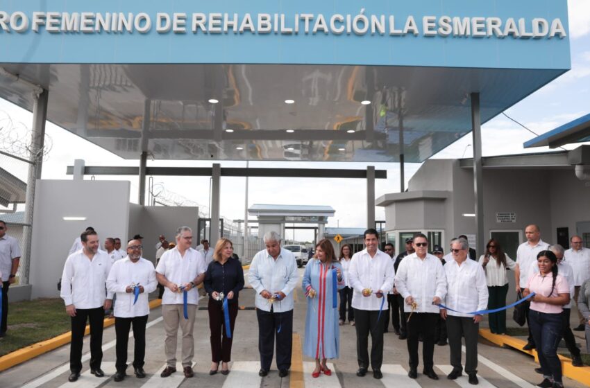  Presidente Mulino inaugura el Centro Femenino de Rehabilitación La Esmeralda