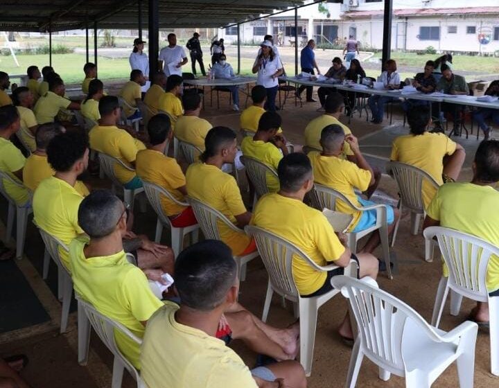  DGSP impulsa descongestión penitenciaria con entrega de 801 resoluciones en La Joya