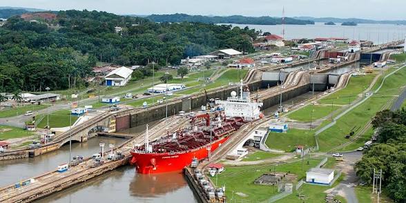  Inversionistas chilenos analizan oportunidades en proyectos del canal de Panamá