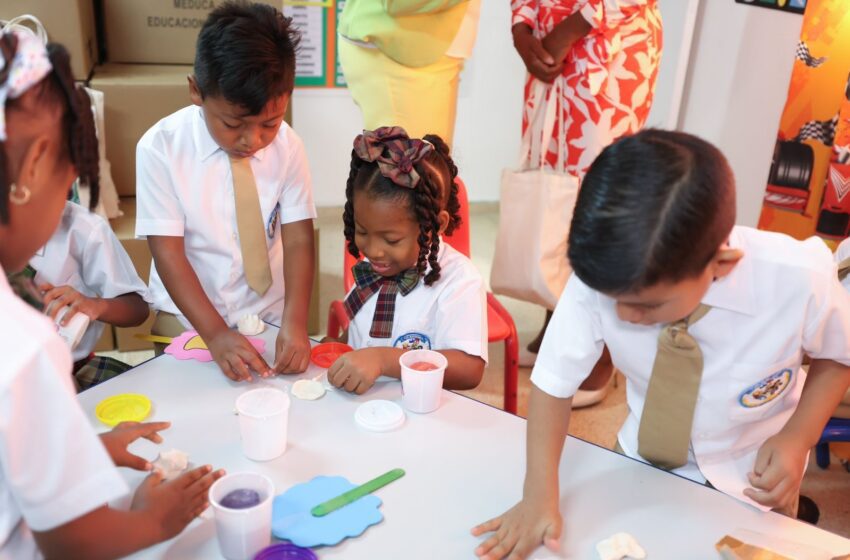  Más de 75 mil niños de preescolar reciben útiles y recursos didácticos del Meduca