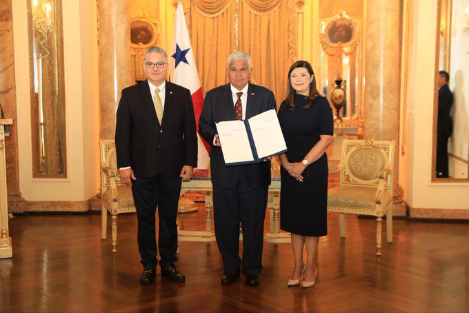  Mulino sanciona ley que crea pasantías remuneradas para jóvenes en el sector privado