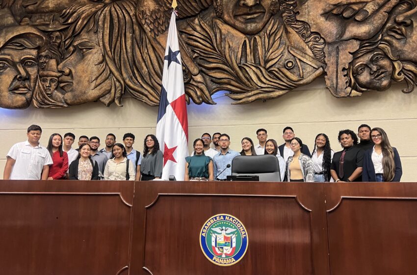  Estudiantes de la Universidad de Panamá llevan propuestas del sector agropecuario a la Asamblea Nacional