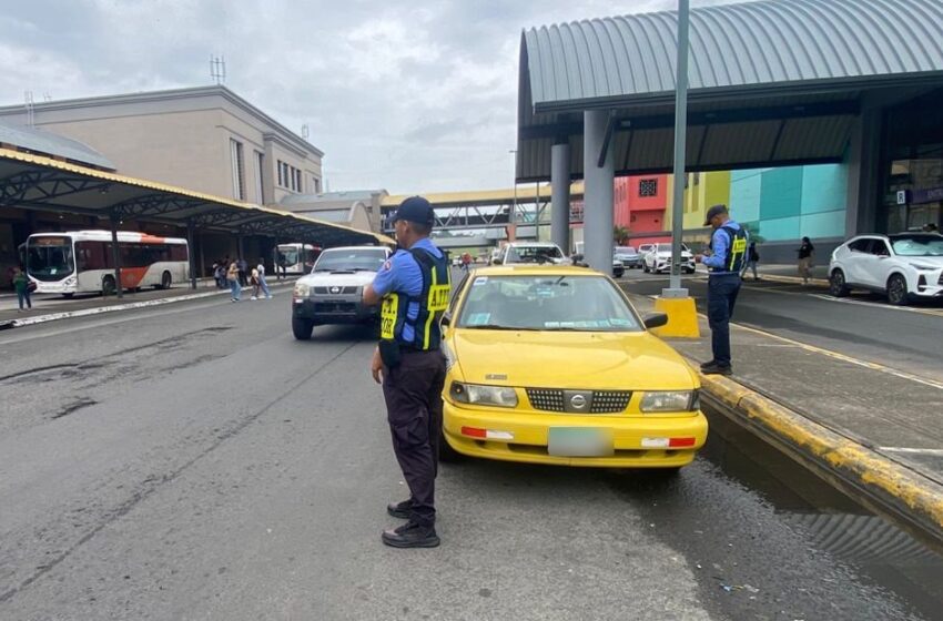  ATTT refuerza operativos y sanciona irregularidades en taxis durante el fin de semana