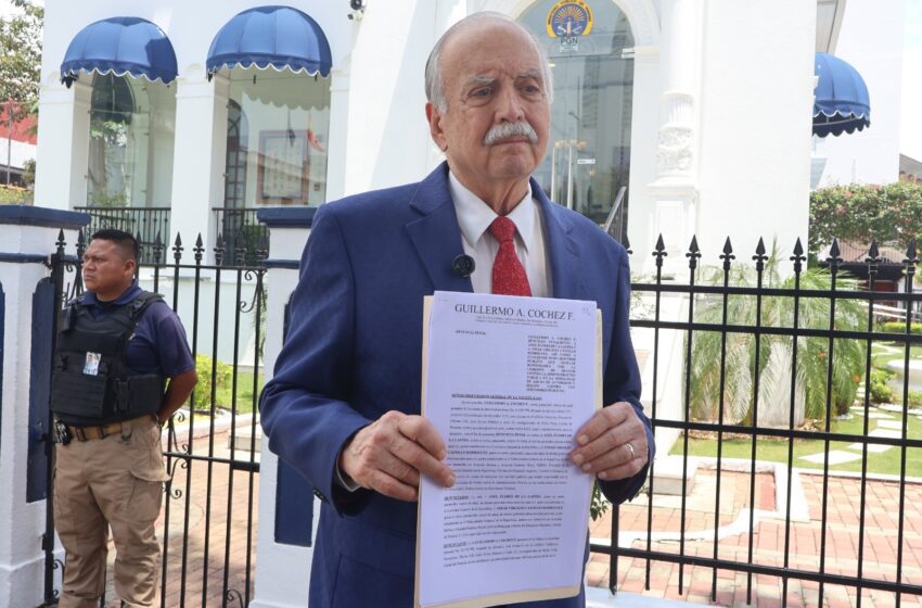 Abogado Guillermo Cochez denuncia penalmente al Contralor Anel “Bolo” Flores y otros funcionarios
