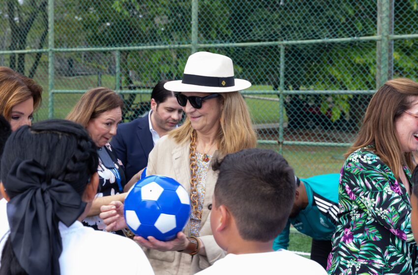  S.A.R. la Infanta Doña Elena visita proyectos de Fundación Mapfre en Panamá
