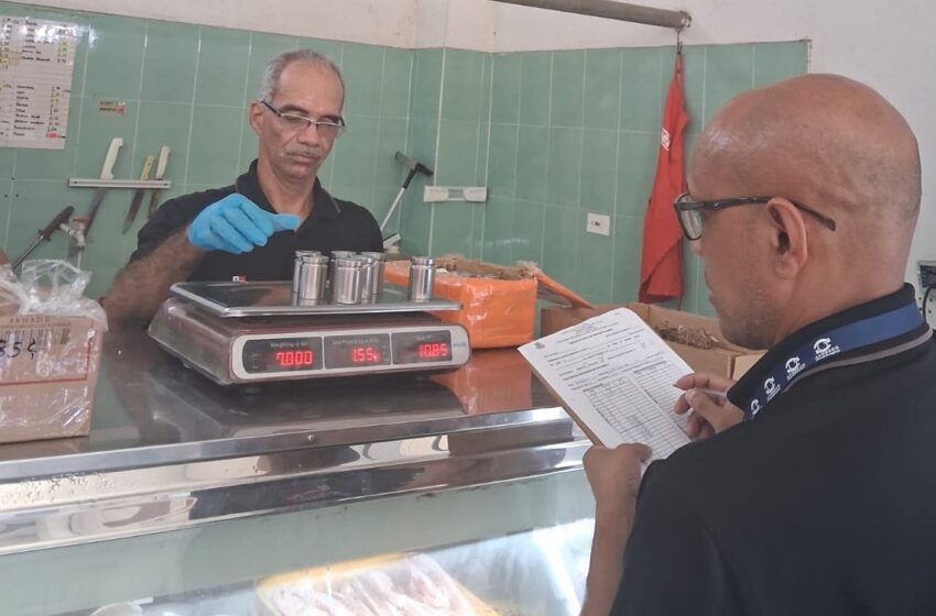  Acodeco detecta productos vencidos y balanza irregular durante operativo en Coclé