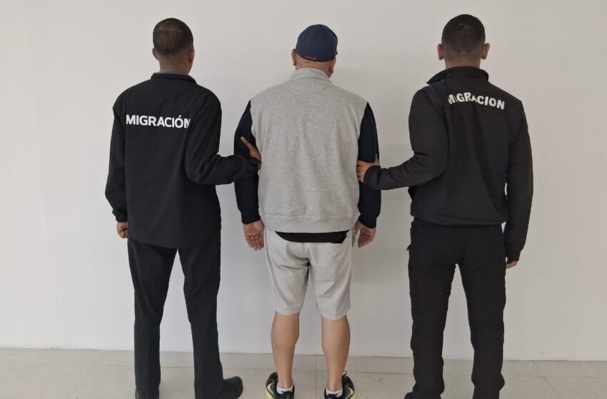  Migración inadmite en Tocumen a ciudadano estadounidense vinculado a presuntos delitos sexuales contra menores