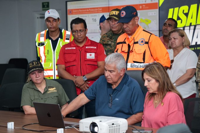  Presidente Mulino reconoce valentía de rescatistas panameños en misión humanitaria en Venezuela