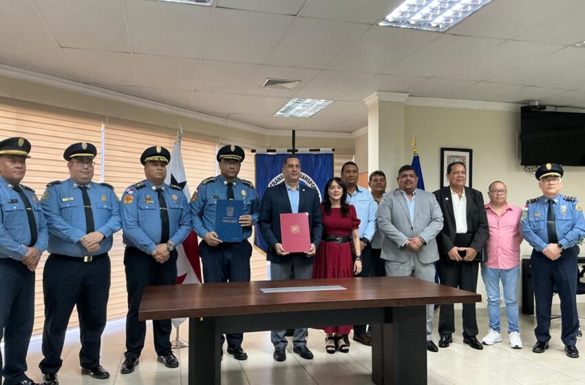  Bomberos y ATTT sellan alianza estratégica para reforzar la seguridad vial y el control del transporte de materiales peligrosos
