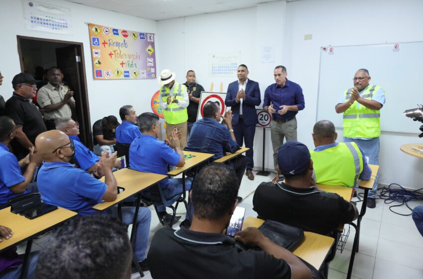  ATTT impulsa la digitalización de servicios y refuerza la cultura de seguridad vial en el Día del Conductor
