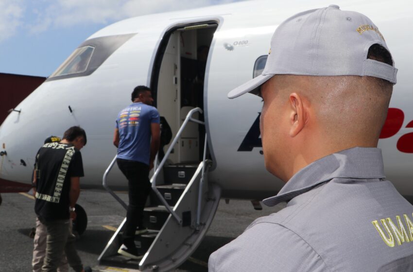  Panamá refuerza el control migratorio con la deportación y expulsión de 41 ciudadanos colombianos