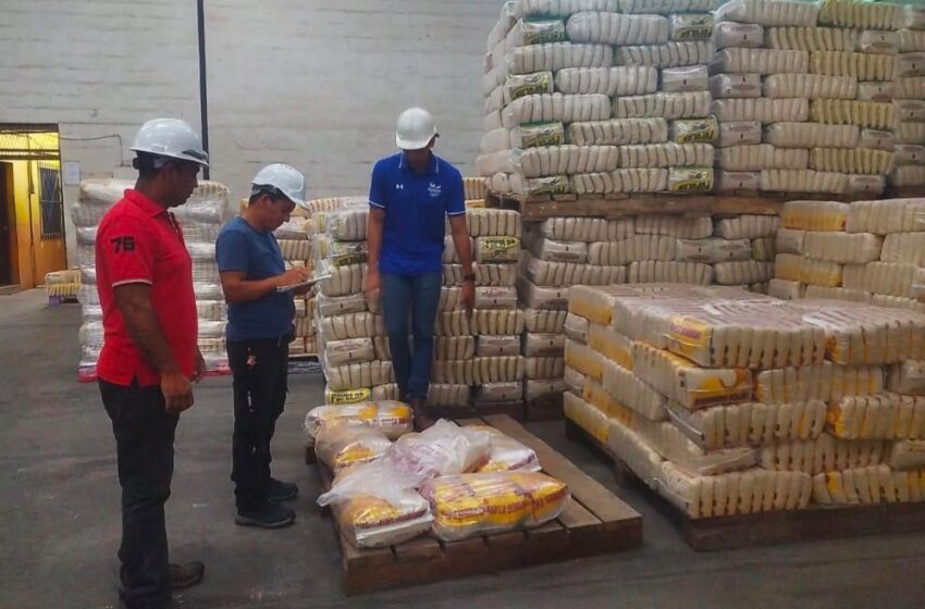  Productores de arroz se concentran en el MICI por revisión de reglamentos técnicos