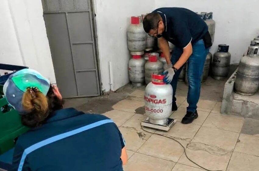  Acodeco aclara que no multa a minisúper ni abarroterías por cilindros de gas con faltante de contenido