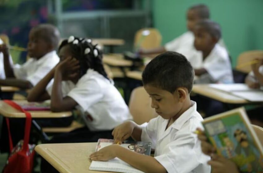  Meduca suspende las clases este lunes 12 de octubre en todo el país por el sismo