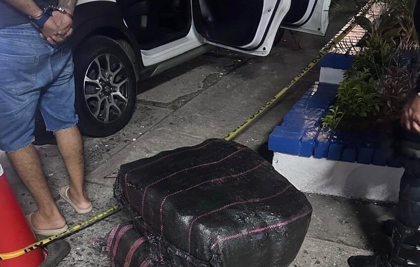  Decomisan 50 paquetes con presunta droga y aprehenden a un ciudadano en Calidonia