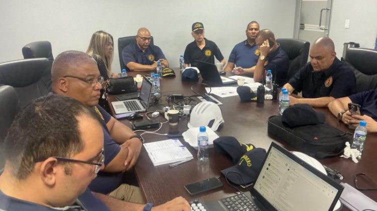  Bomberos coordinan la rehabilitación de estaciones afectadas por el terremoto